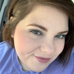 Meet your Posher, Carissa